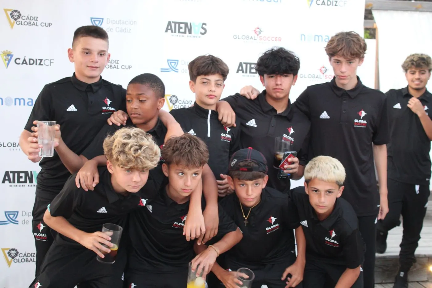 Jugadores en el photocall de la inauguración