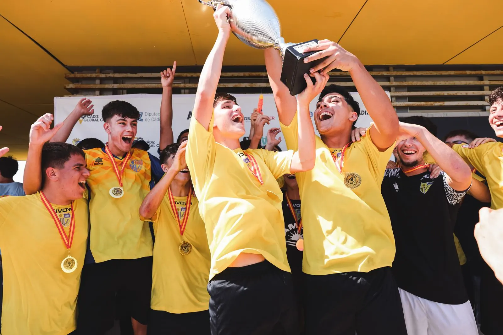 Entrega de trofeos de la Edición II